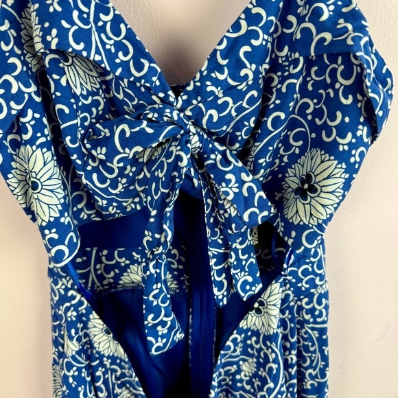 NEW FashionNova Bohemian Jumpsuit Blue White size L - Picture 5 of 8